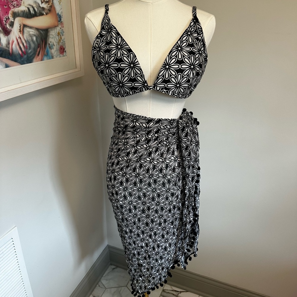 Kenny Flowers Black & White Floral Swim Sarong